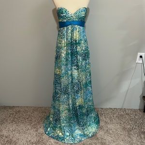 BCBGMAXAZRIA floor length strapless formal gown silk blend women’s sz 4